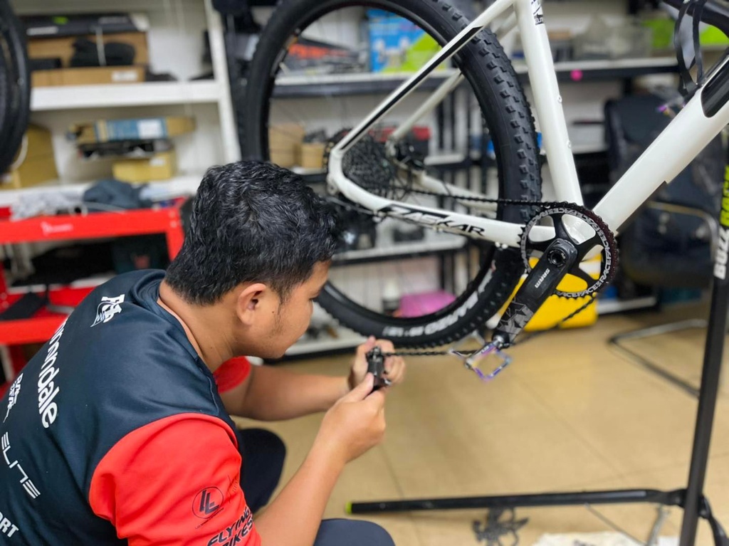 Bike Service - FB2 Service Package 1: Premium Bike Cleaning and Tune Up